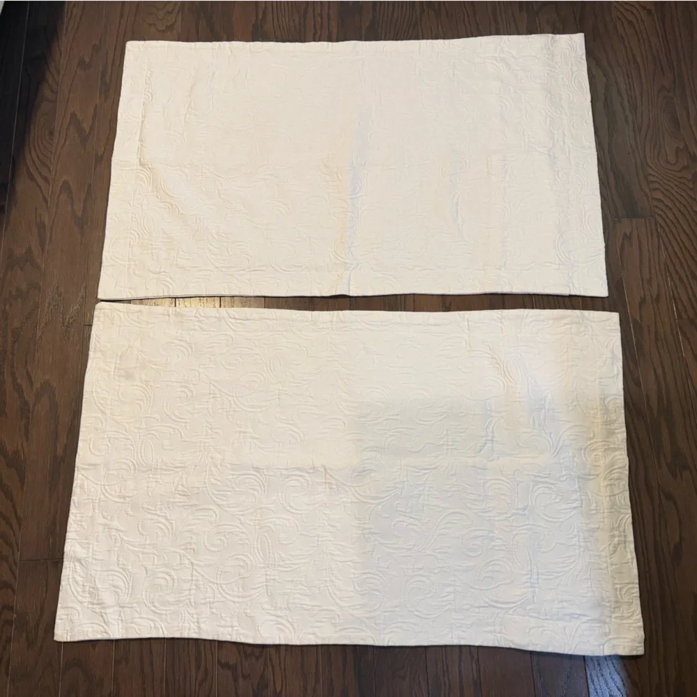 FRONTGATE 2 Matelasse White KING Pillow Shams